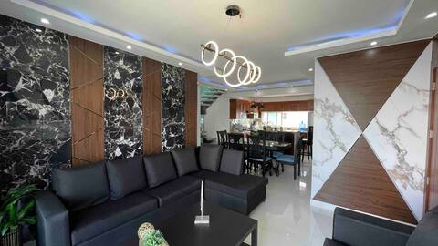 Lovely Penthouse w/Private Jacuzzi
