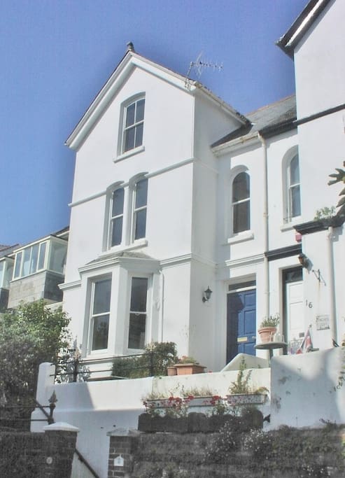 Victorian semi-detached town house. Three floors with spacious accommodation and Estuary views