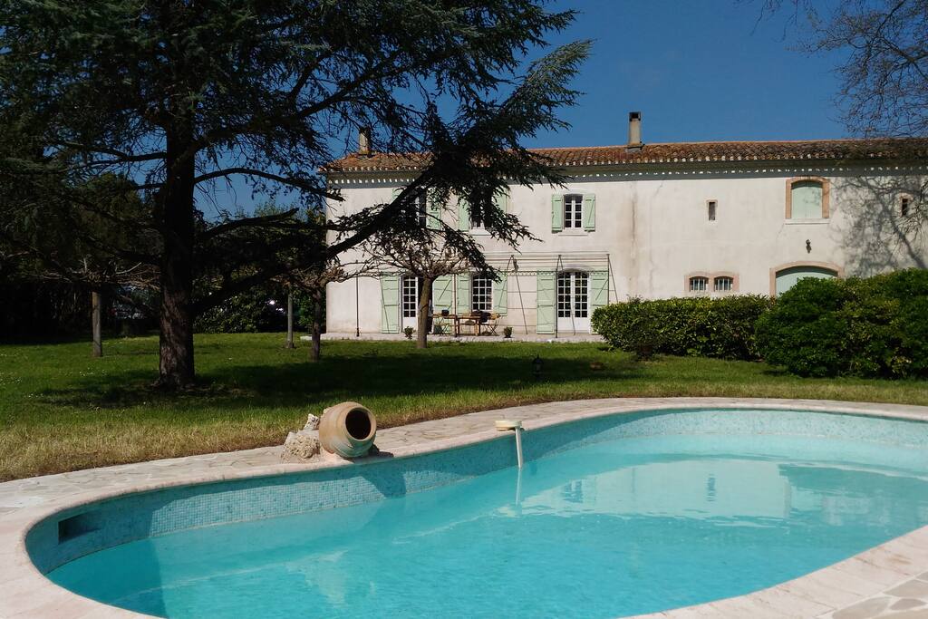la maison vue du pool-house