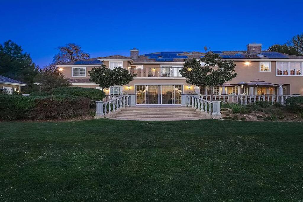 Breathtaking Back Yard