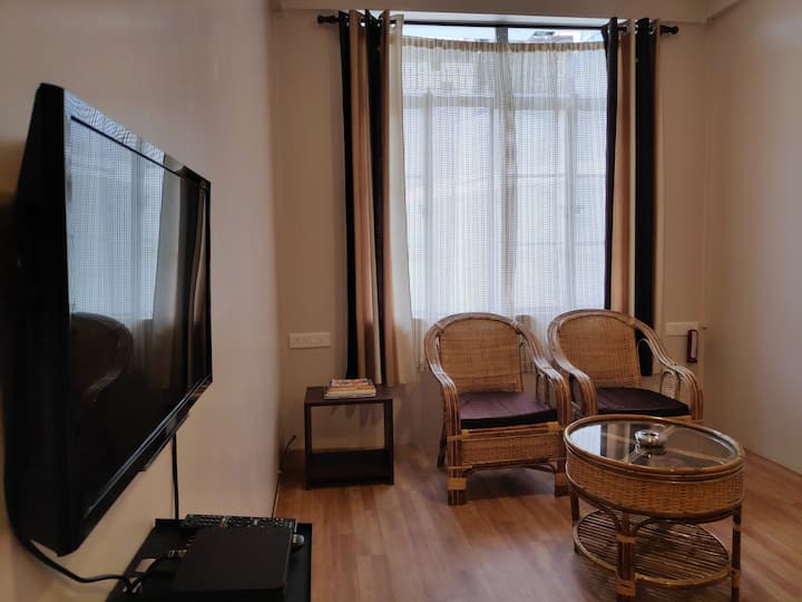 Breeze Vale Homestay (Semi Deluxe Rooms) - Shillong
