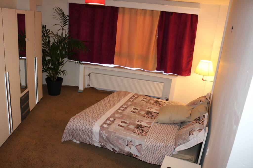 Private Bedroom (Chambre Privée)