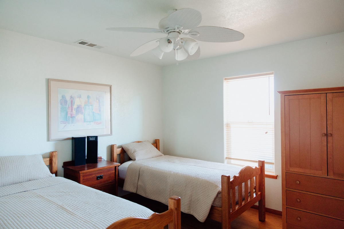 Dhomë lisi (dy krevate dopio)