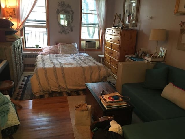 Lovely Hell's Kitchen Studio...