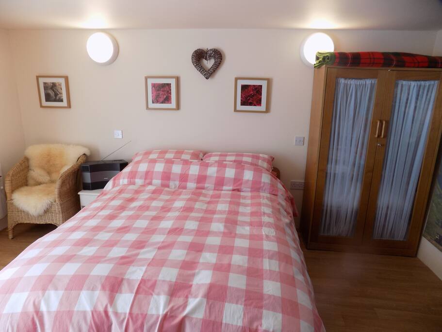 Bed and radio
