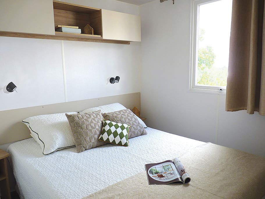 Chambre de la suite parentale lit queen size 160*200