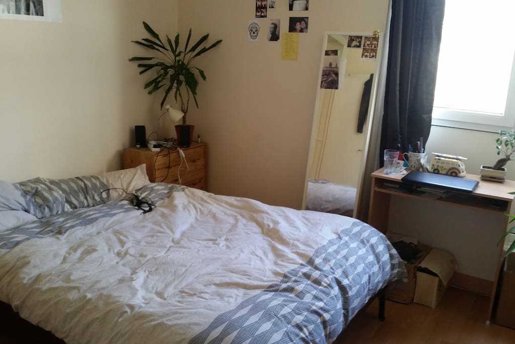 Nice large double bedroom, bright and sunny.
