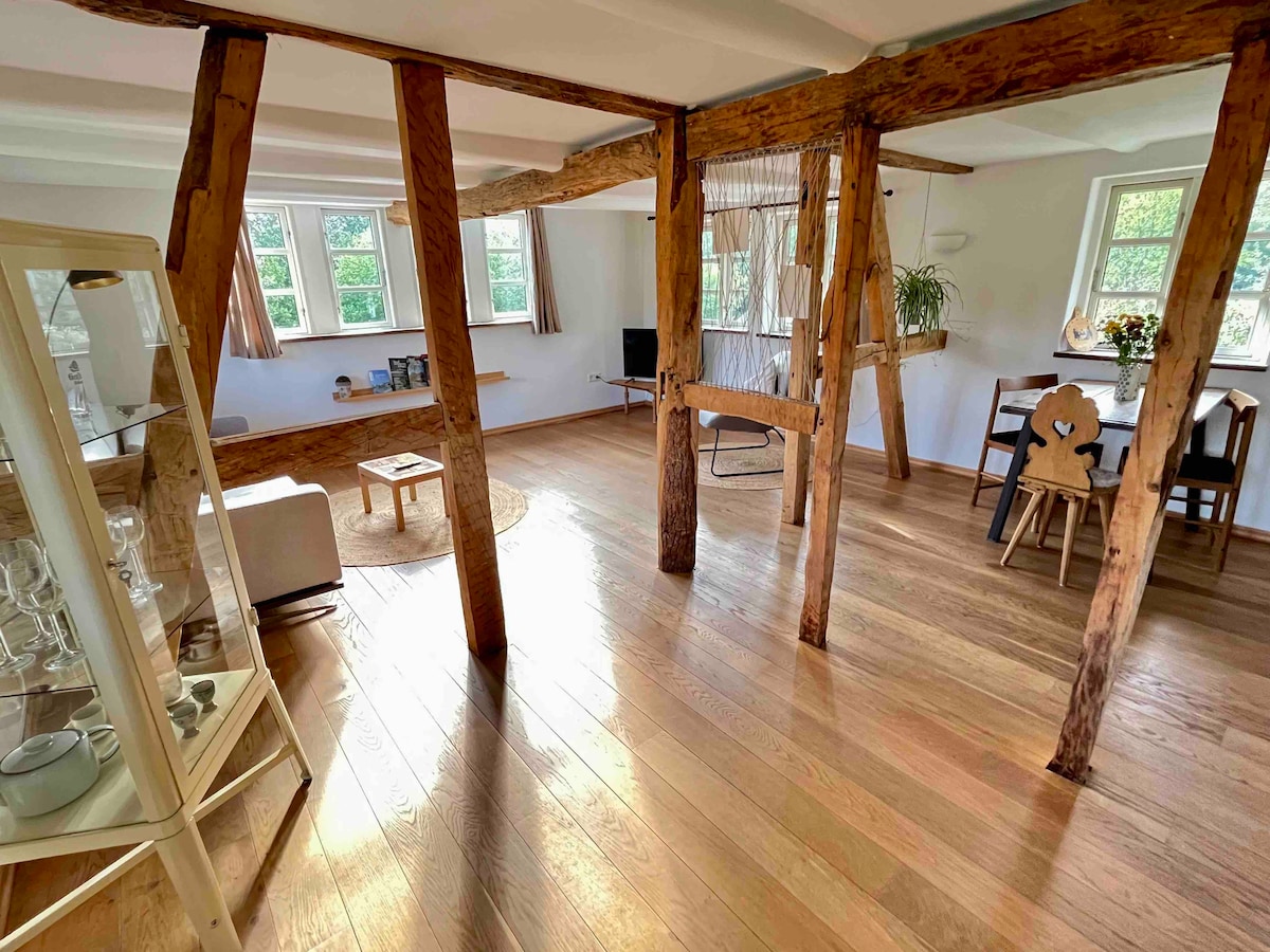 Top Airbnb: Half-timbered house at the edge of the forest en Solingen