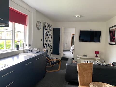 Top performing Airbnb: Beautiful ground floor annex - Egham, Surrey in Runnymede