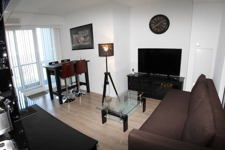 VIP's URBAN HAVEN -1BR HEART OF FINANCIAL DISTRICT