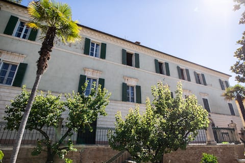 Popular Airbnb listing: Villa Bonelli - La Rosa Apartmento in Siena