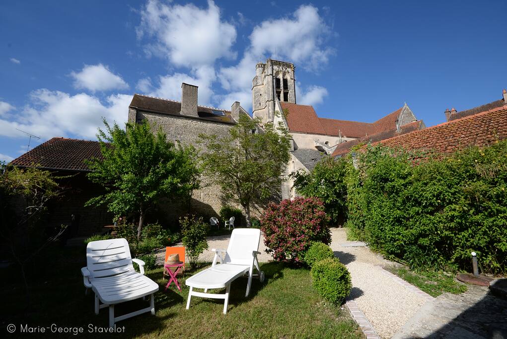 Le jardin de 400 m² avec vue monument