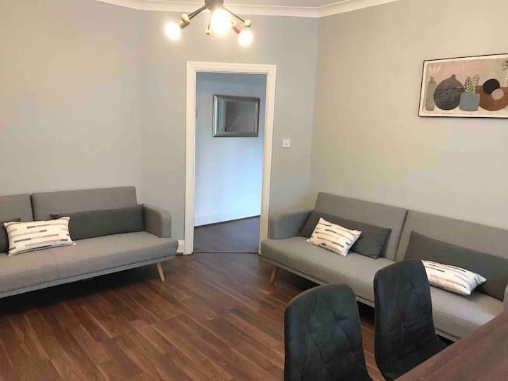 Kosher Spacious Flat In Golders Green - Edgware