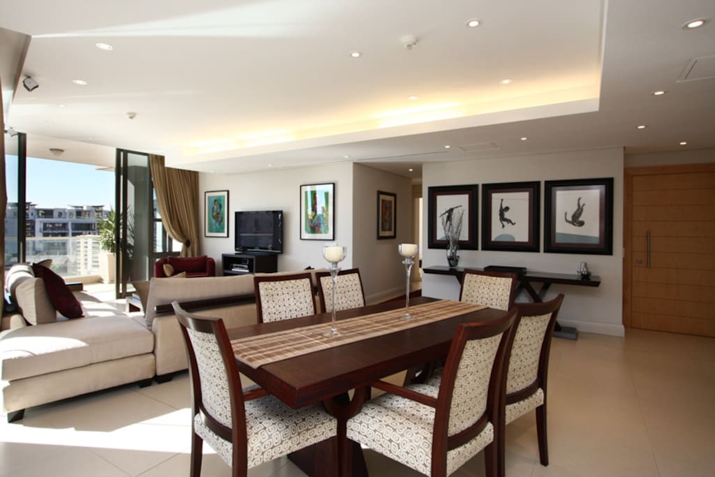 Dining/Lounge