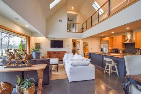 The Clubhouse - On Golf Course - Serene Retreat