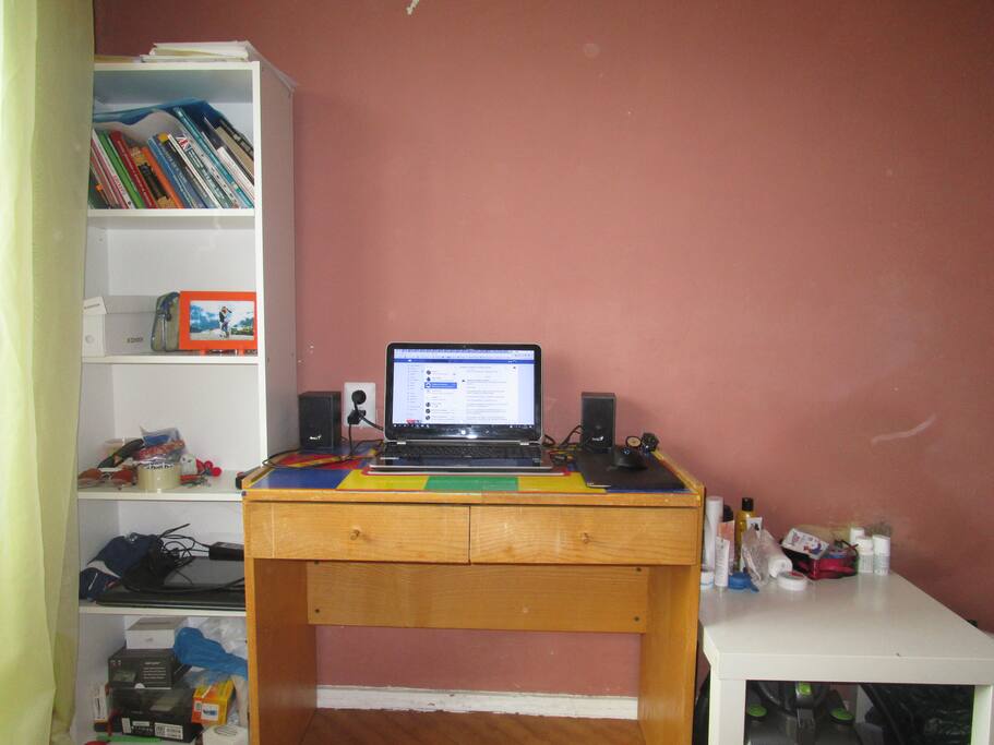 письменный стол / desk