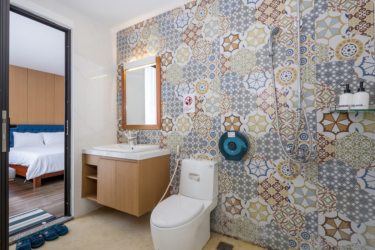 Phòng tắm đầy đủ 5