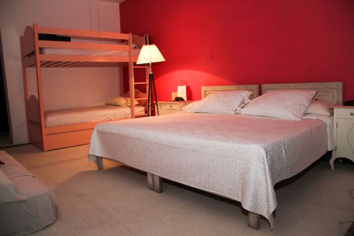 Spálňa 3 (2. poschodie)