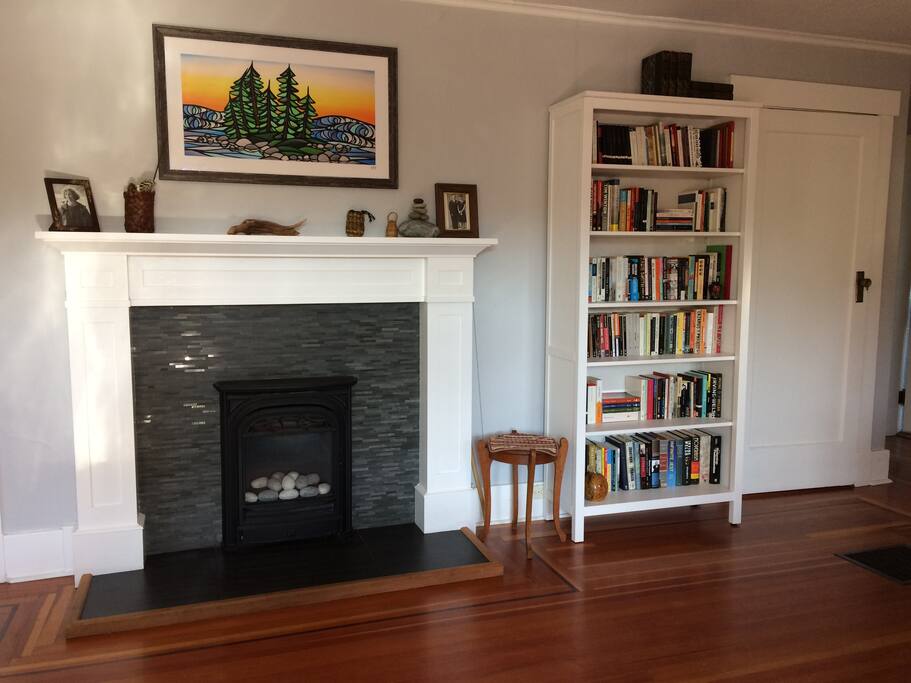 Living room with gas fireplace