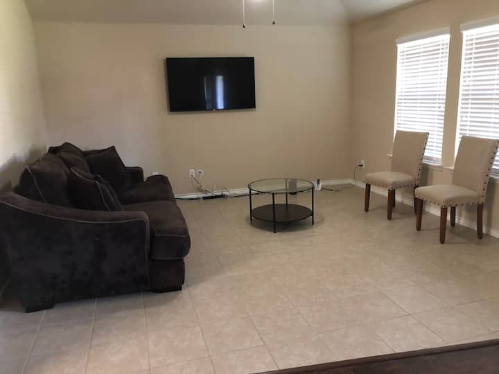Huge 4 Bedroom/2 Bath W/studio. Tvs In Every Room - Sienna