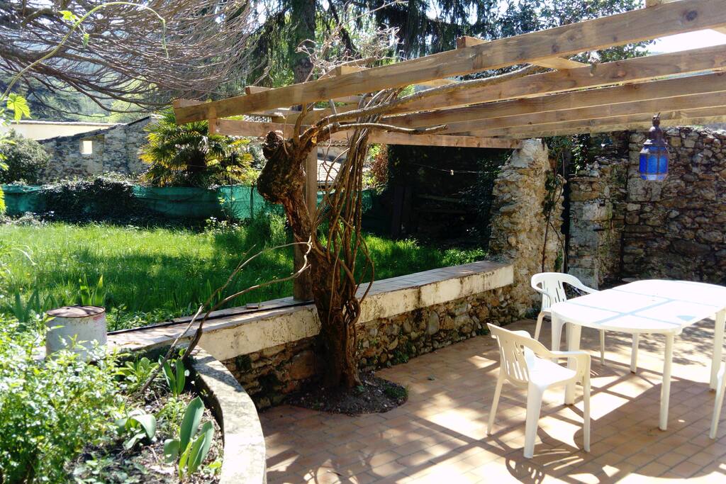 terrasse ombragée en été