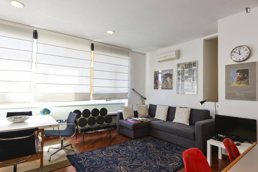 Modern with wooden floor all over the apartment - Wifi - Air conditioning - Laundry - Parking