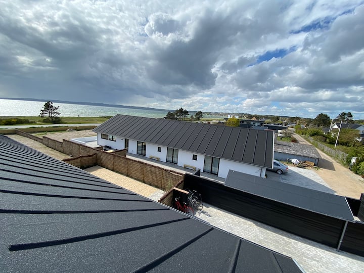 Fantastic home in Ebeltoft with panoramic sea view