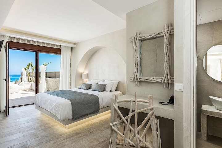 Dormitori doble a la primera planta!