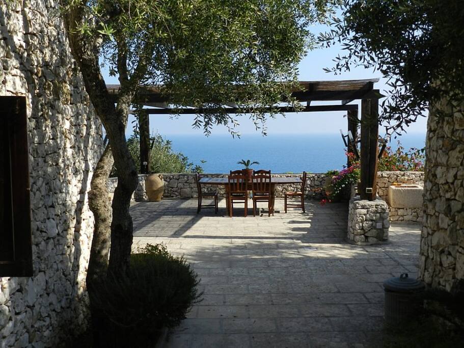 Main entrance - Upper level - Pergola with sea view