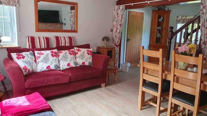 Skeetsmere Farm, A Cosy Cottage Country Retreat - Norfolk