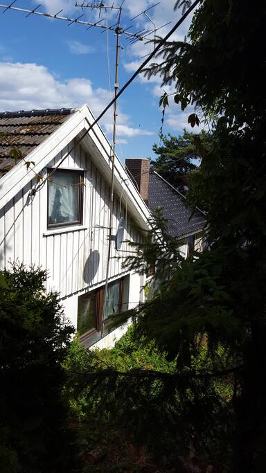 Huset sett fra veien