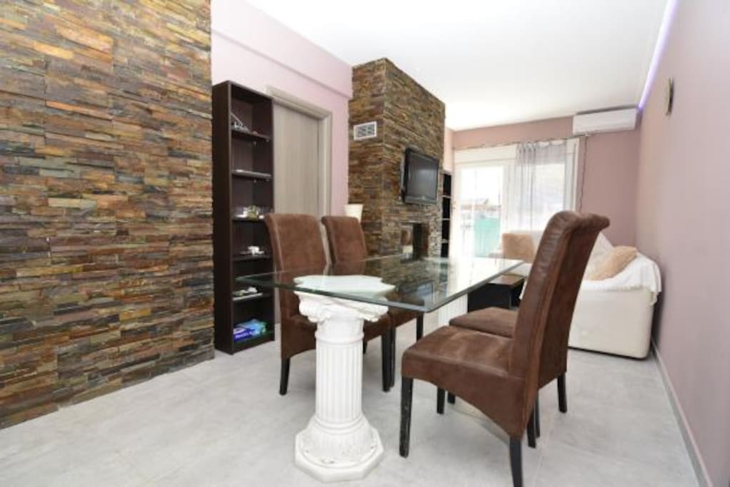 Table +4 chairs