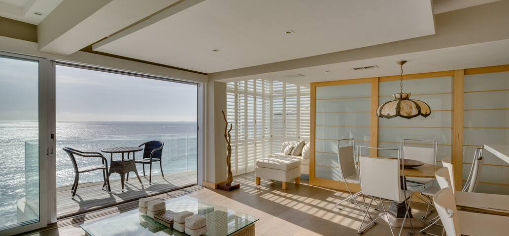 Spectacular Clifton Penthouse on 1st Beach. gallery image 2