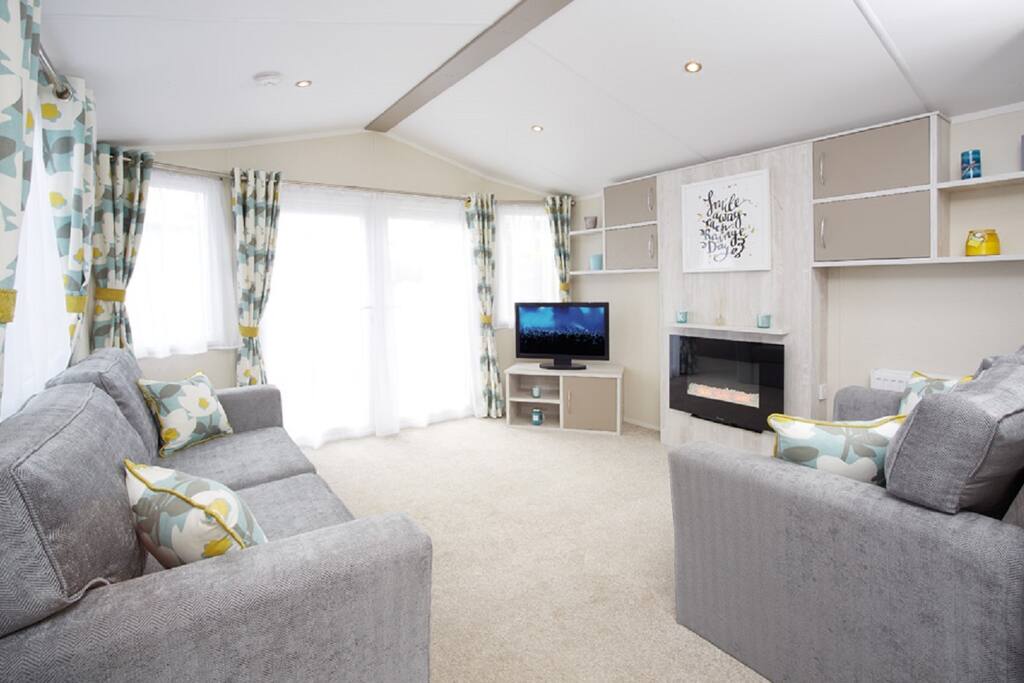 Static Home Lounge