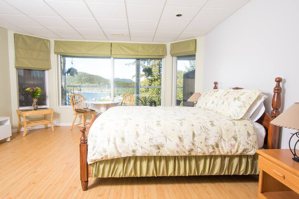 Luxurious top-of-the-line Queen size bed.