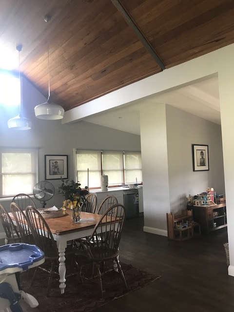 חלל מגורים פתוח ומרווח עם נוף יפהפה