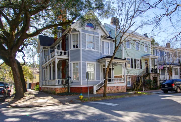 Big Blue House - Near Forsyth Park - Lower - Savannah, GA