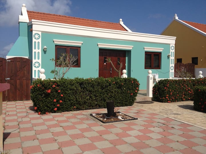 Affordable Caribbean Luxury The Canuku House Aruba - Aruba