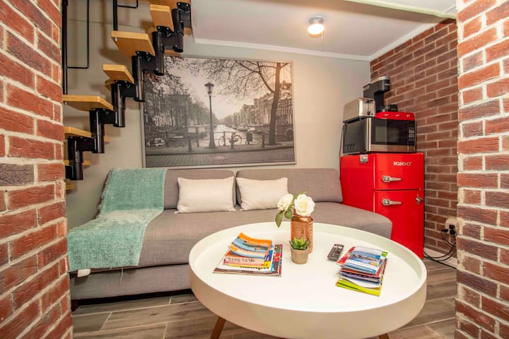 *The Brick Studio @ Minutes to NYC* <3 Affordable