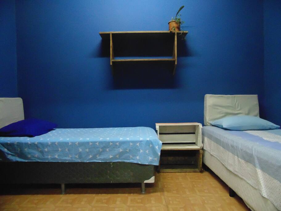 Quarto para duas pessoas.