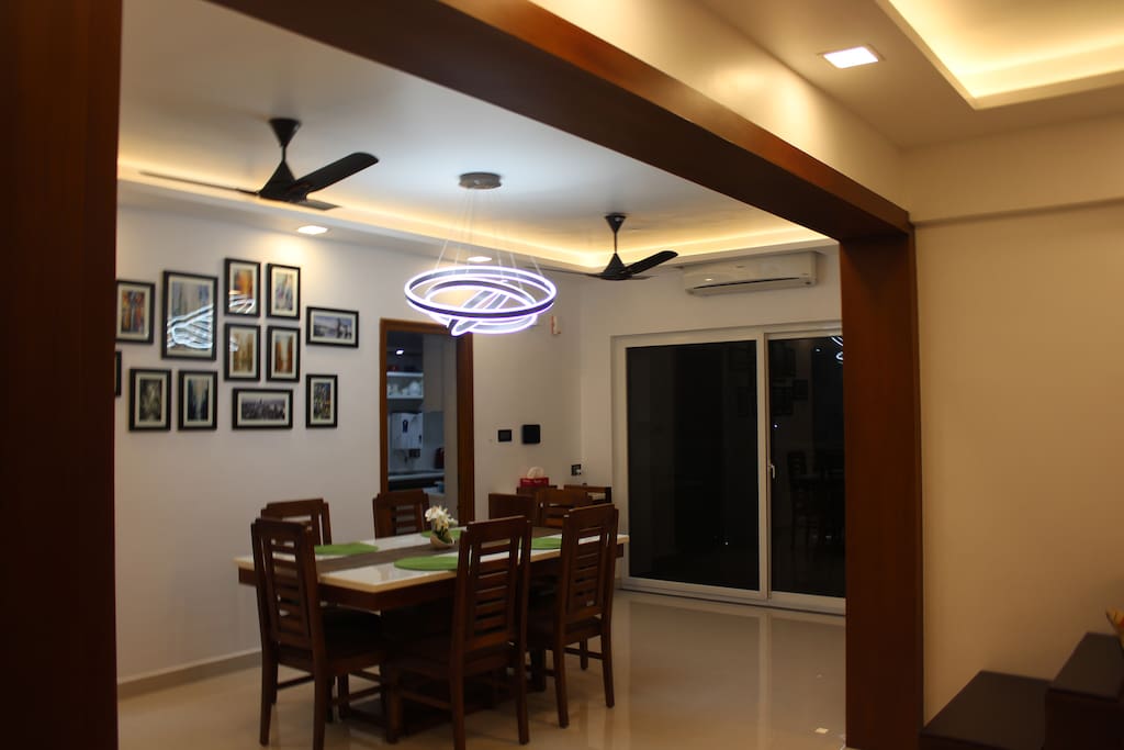 Dining space for 6