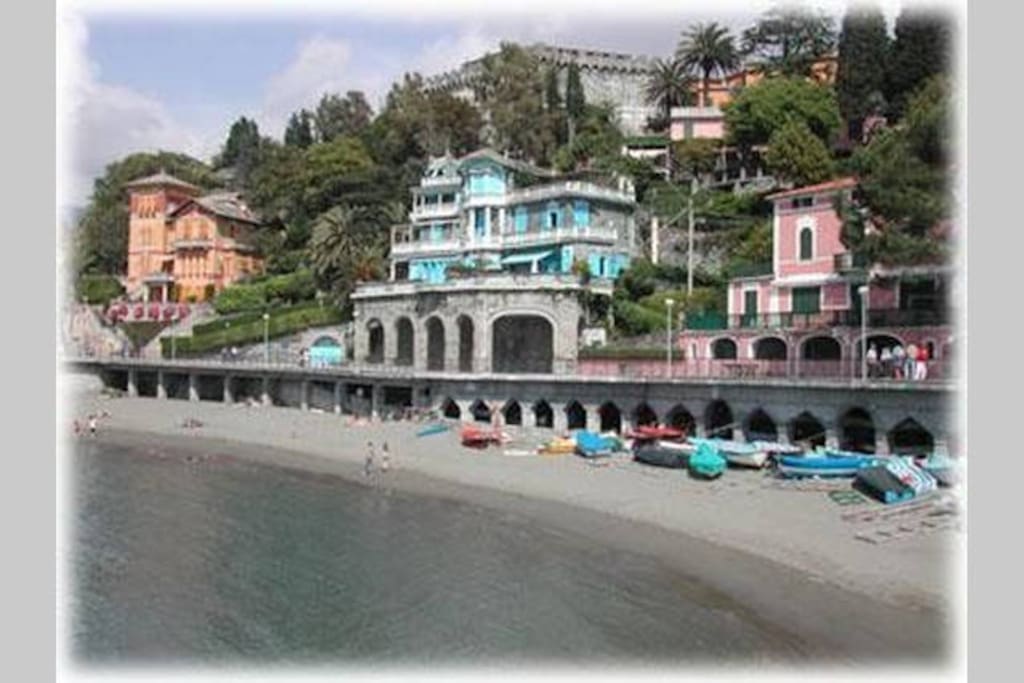 Only 5 minutes from the sandy beaches of Levanto ...