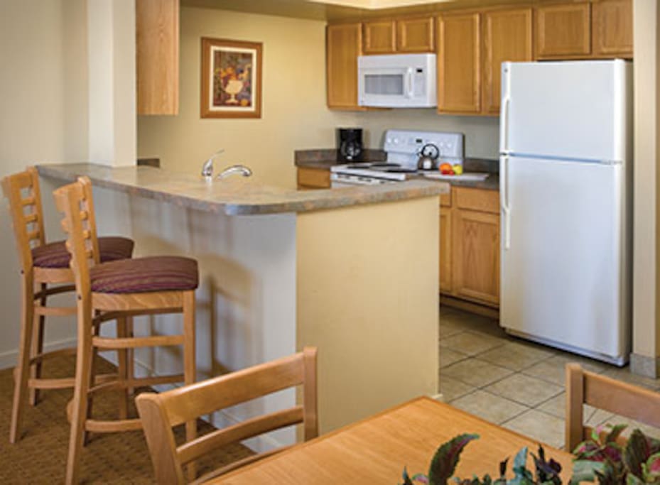 This picture does not show the specific unit being rented. The unit rented will be based on which units are available upon check-in. These pictures are meant to show the property and an example of the room style and décor.