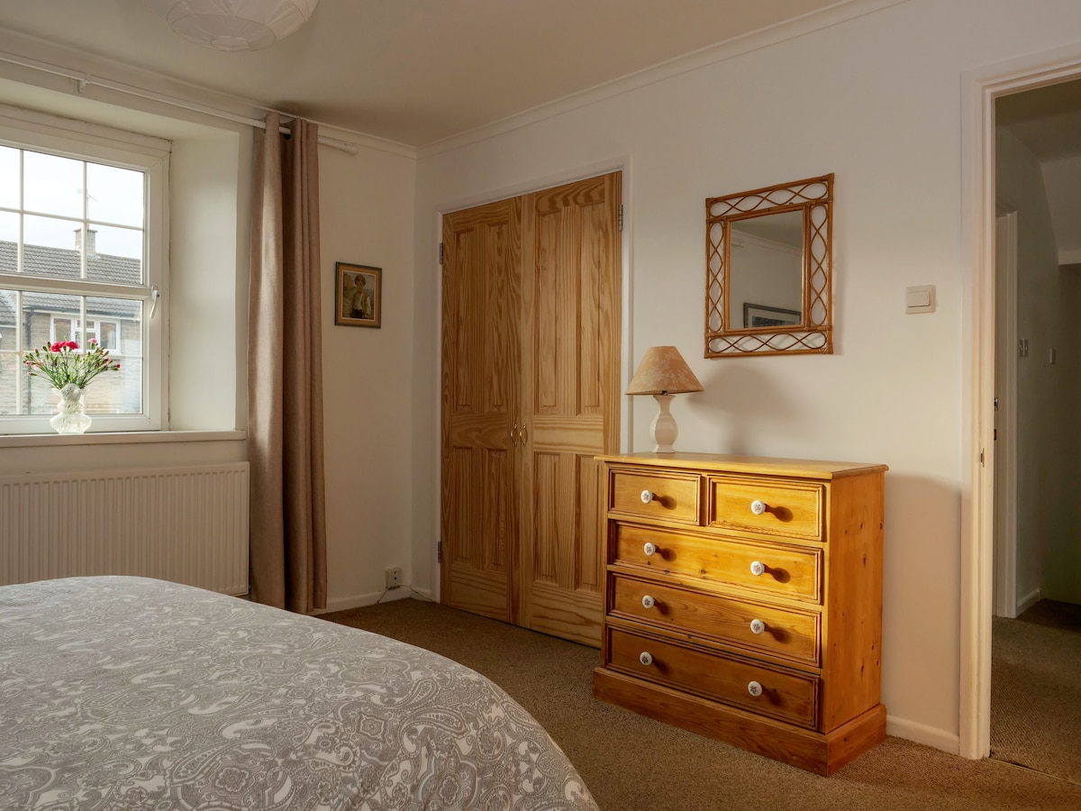 קומה ראשונה בחדר השינה