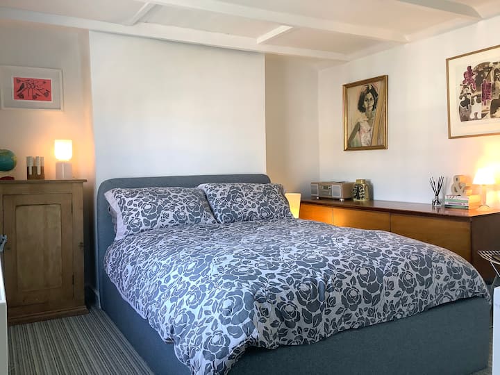 dvojlôžková spálňa na druhom poschodí