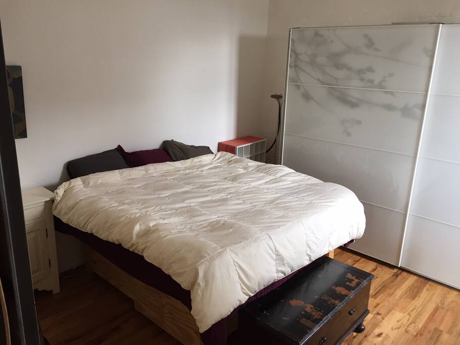 Super comfy King bed!!