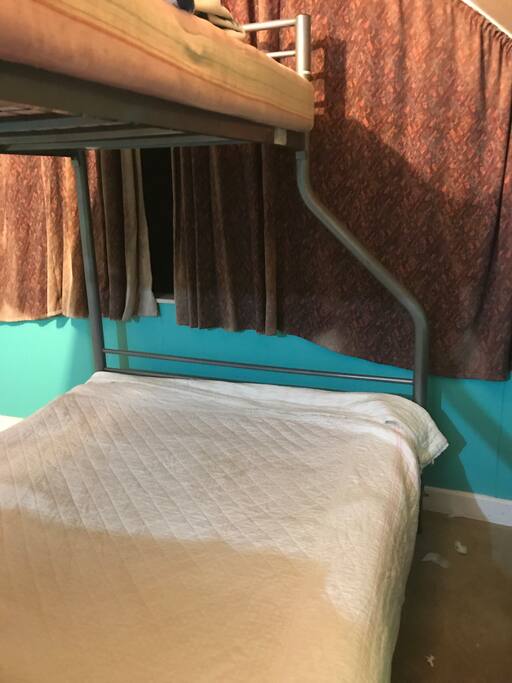 Attic/bunk room sleeps 5