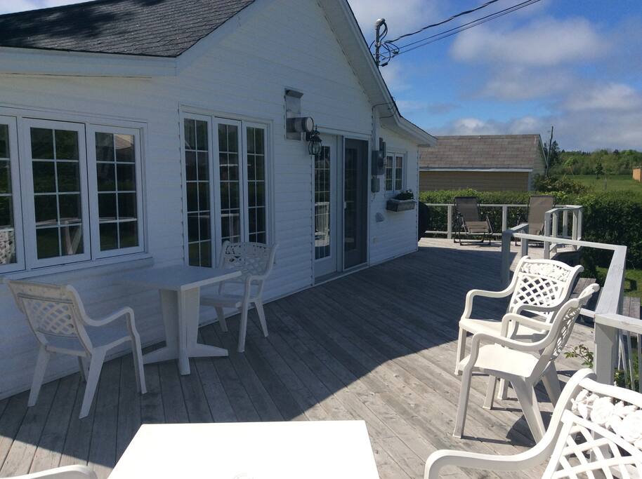 Deck &aside entrance