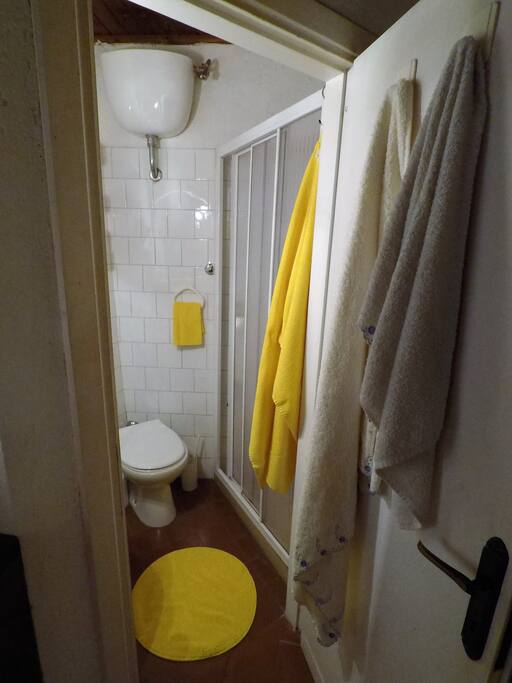 Bagno con doccia