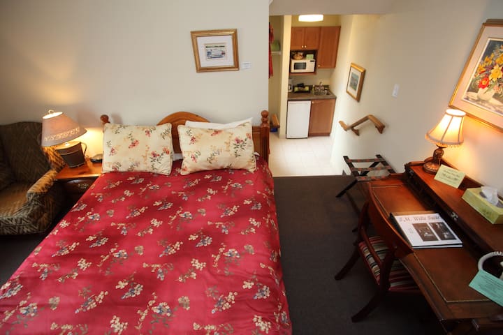 SM Wells Suite (Room 209)